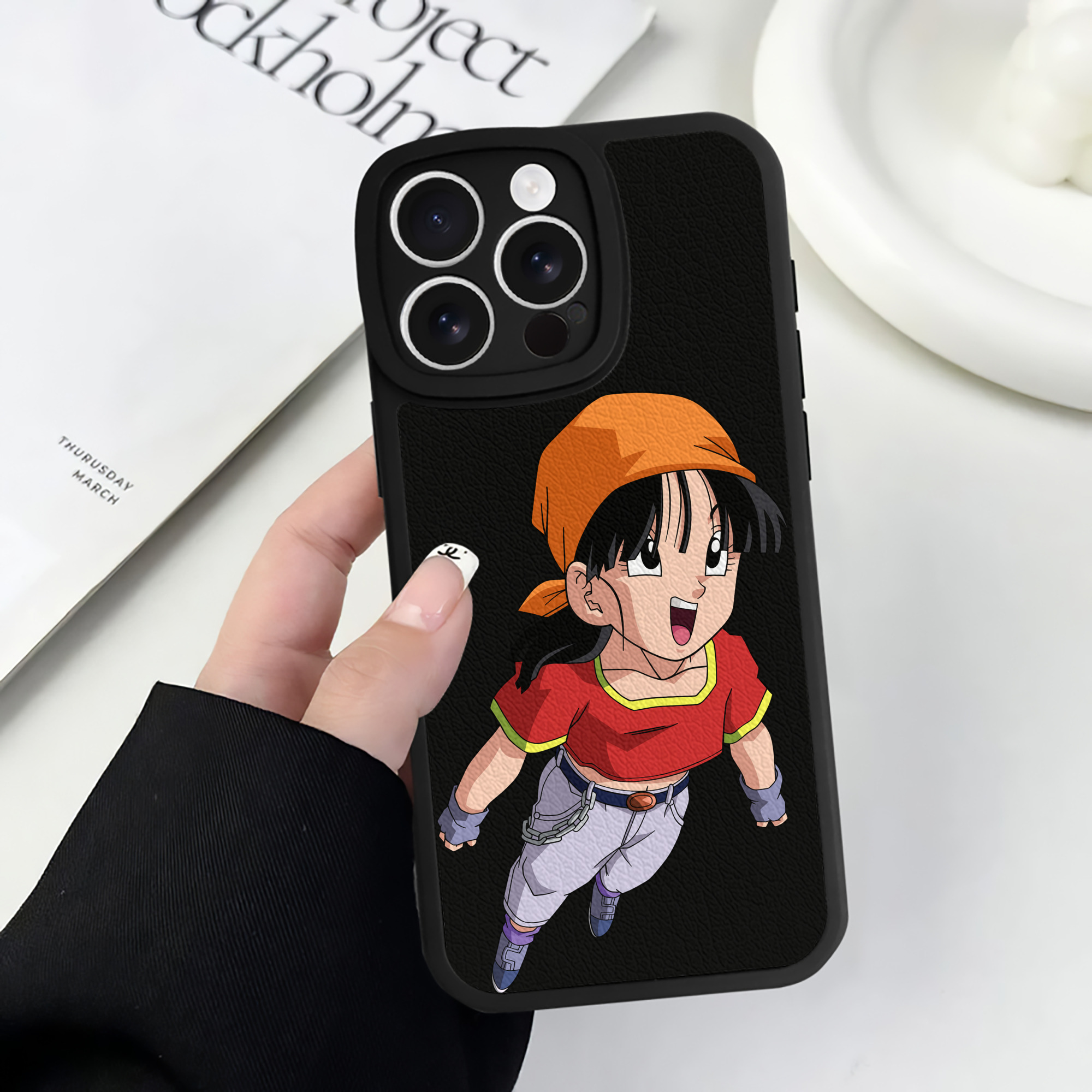 （画像用） ドラゴンボール パン DRAGON BALL Pan 【iPhone 16シリーズ対応】シリコンスマホケース（レザー調） 材質：シリコン